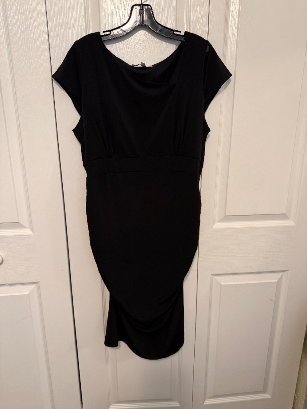 Kimi and Kai Maternity Body Con Dress Size L
